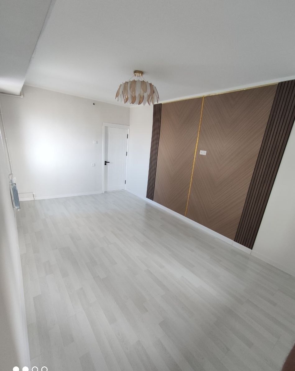Sotiladi 3 xonali xonadon, 80 m² · Mirzo Ulug‘bek — surat 1
