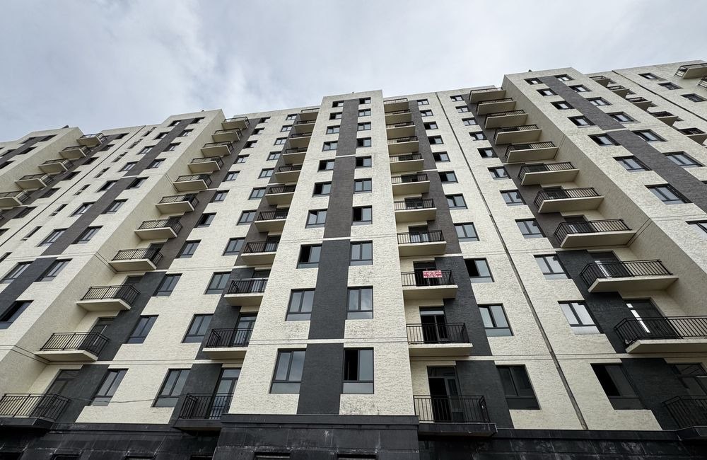 For sale 1-room apartment, 200 m² · Almazar — photo 1