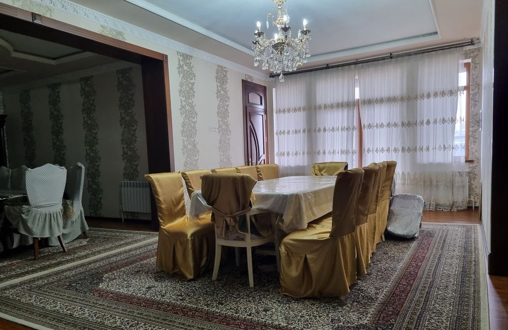 For sale 10-room house, 300 m² · Yunusabad — photo 1