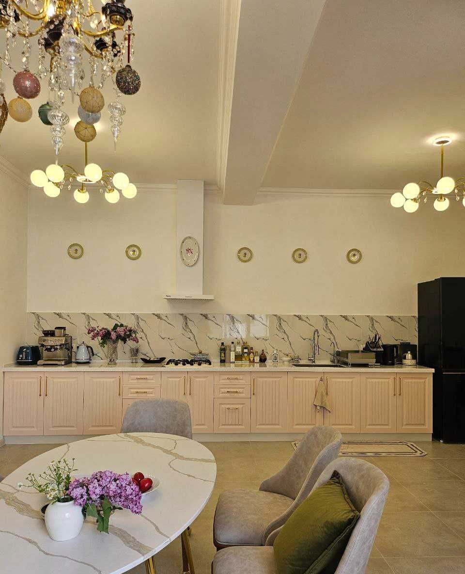 Sotiladi 9 xonali hovli, 250 m² · Yakkasaroy — surat 4