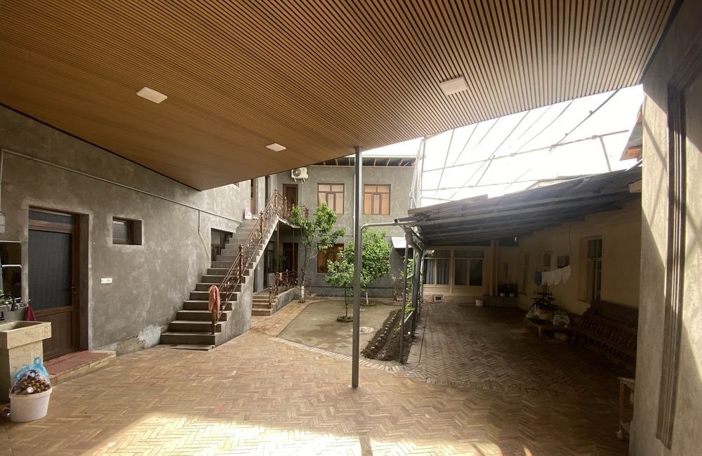 Sotiladi 8 xonali hovli, 350 m² · Olmazor — surat 2