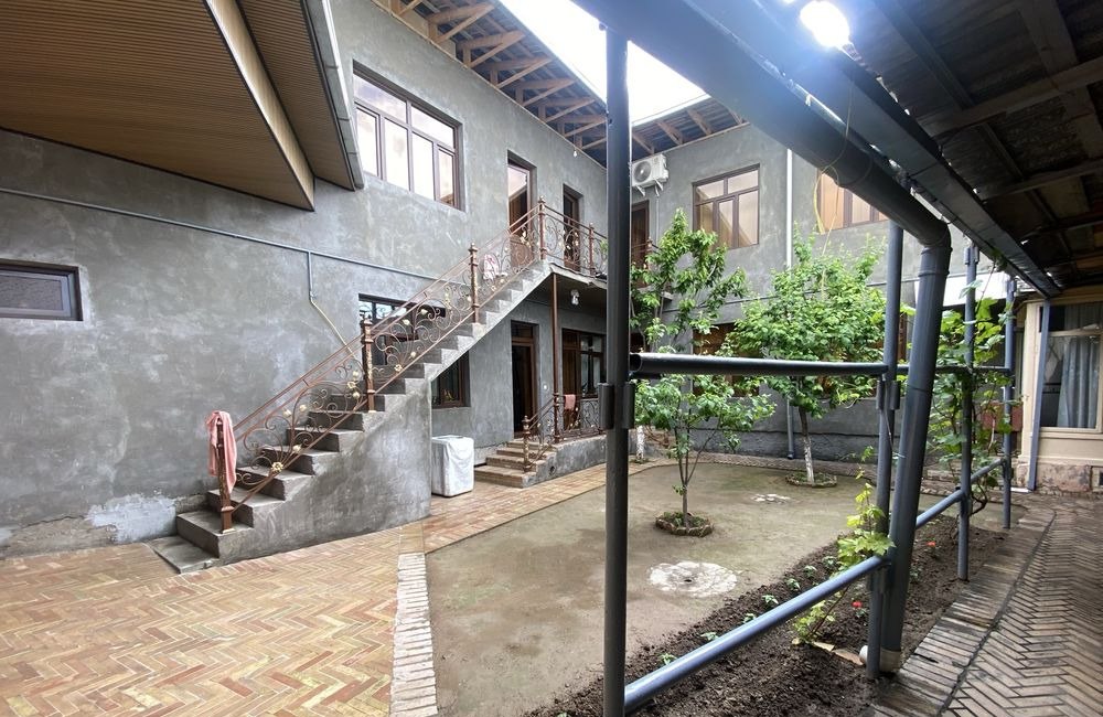 Sotiladi 8 xonali hovli, 350 m² · Olmazor — surat 7