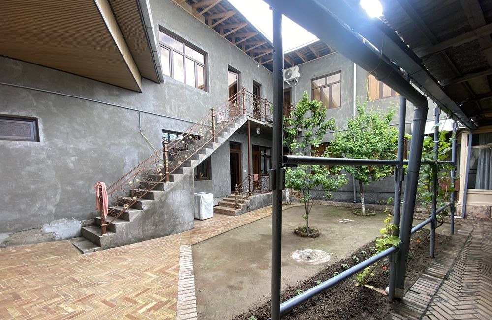 Sotiladi 8 xonali hovli, 350 m² · Olmazor — surat 6