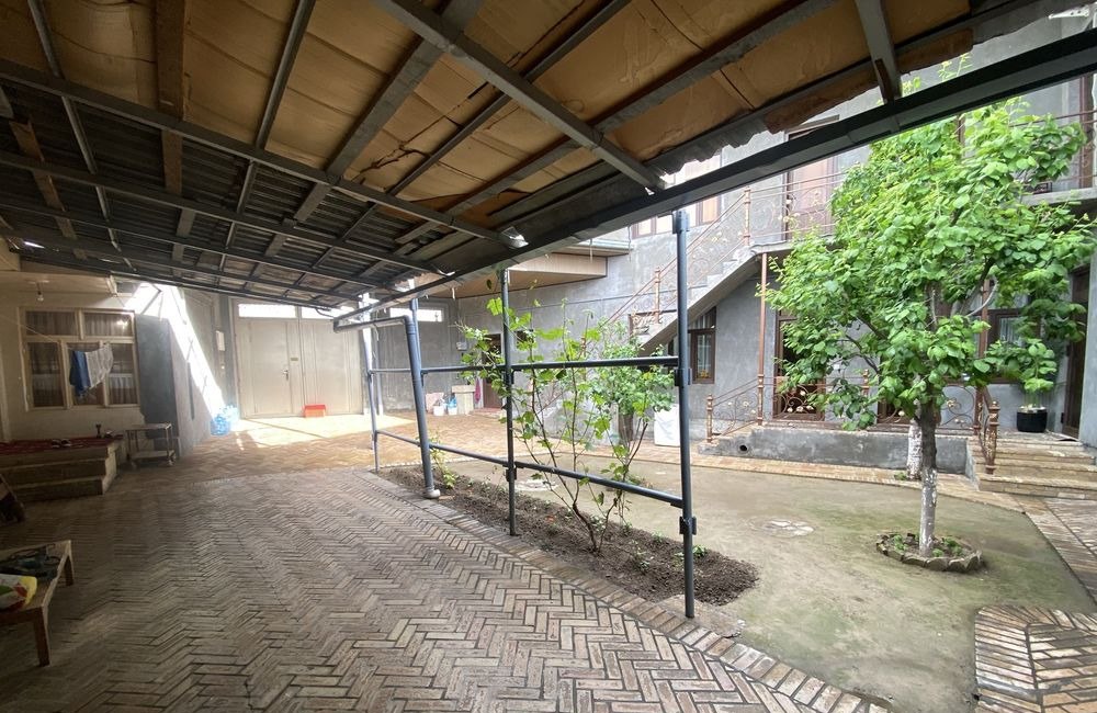 Sotiladi 8 xonali hovli, 350 m² · Olmazor — surat 5