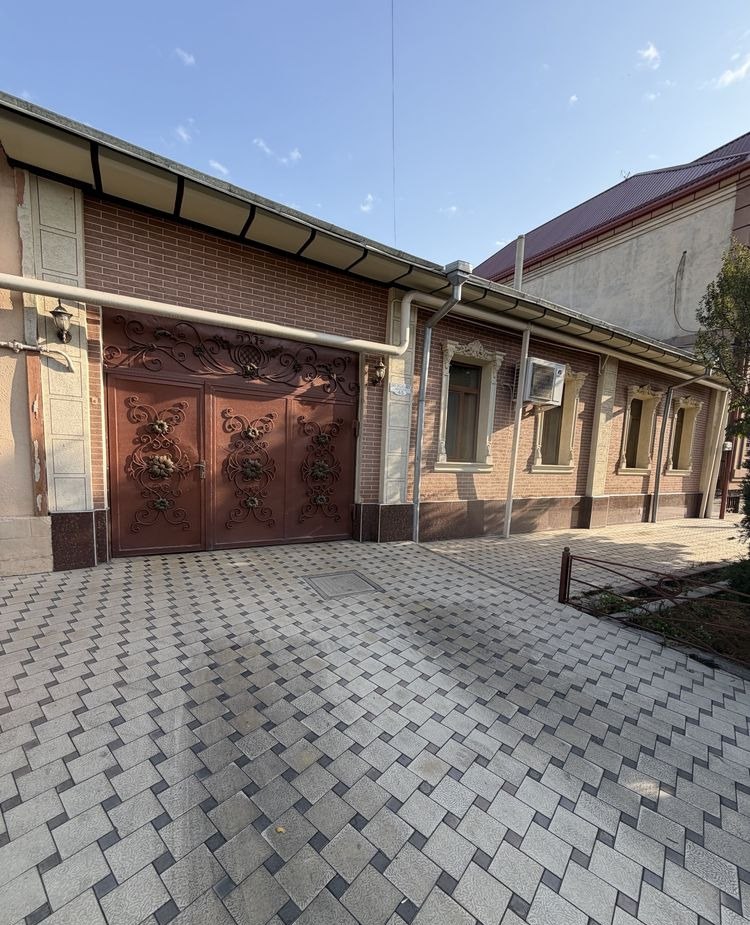 Sotiladi 6 xonali hovli, 250 m² · Yakkasaroy — surat 1