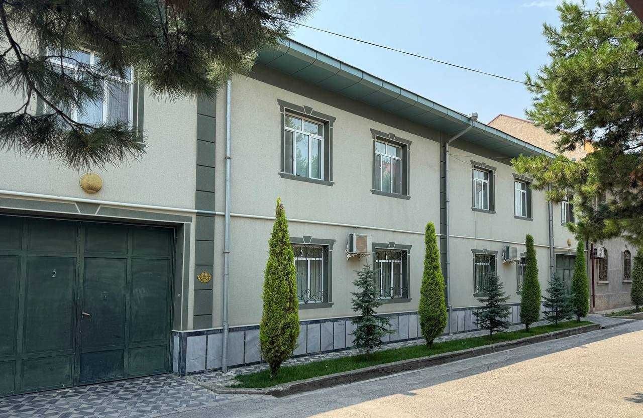 Sotiladi 12 xonali hovli · Mirzo Ulug‘bek — surat 1