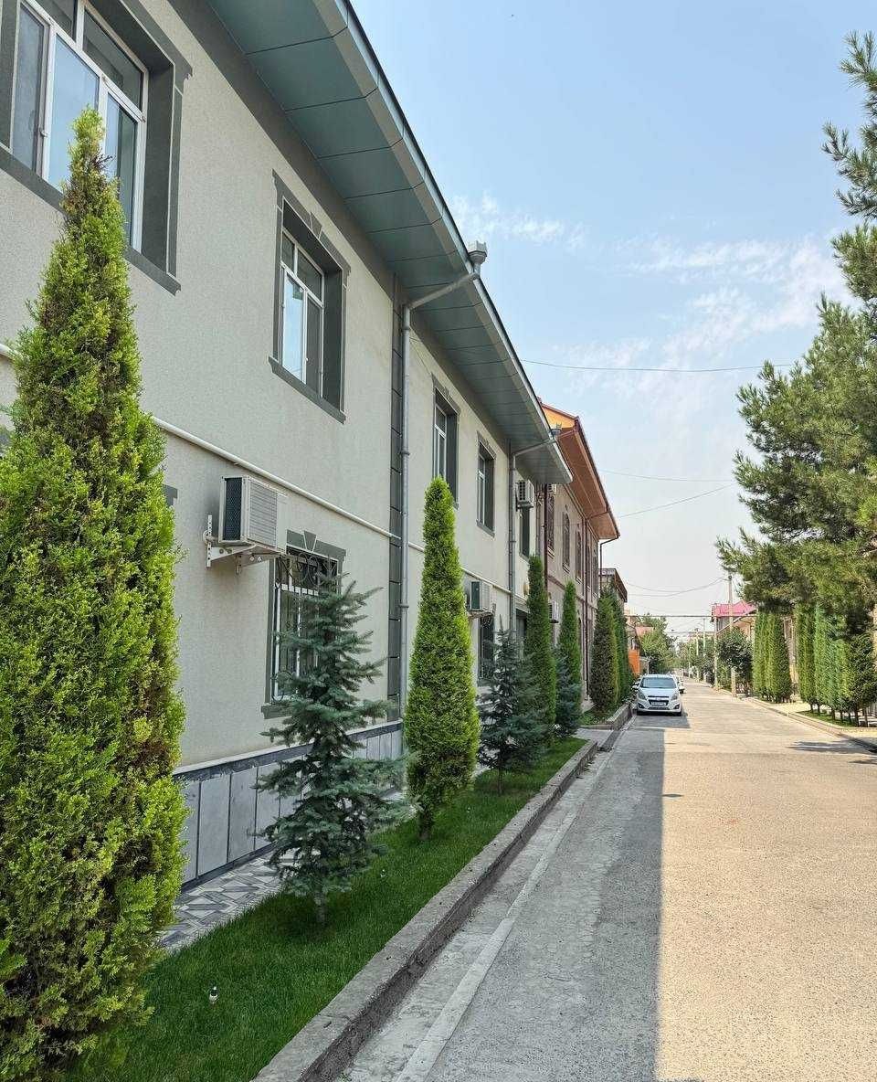 Sotiladi 12 xonali hovli · Mirzo Ulug‘bek — surat 2