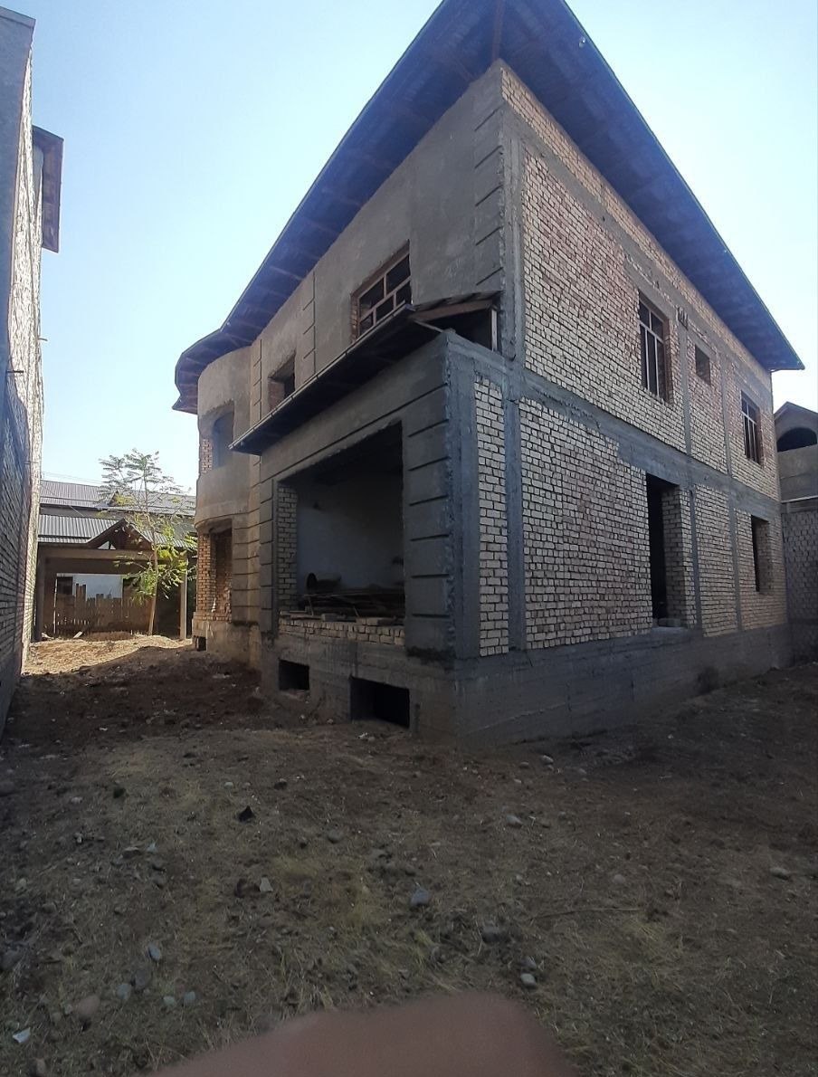 Sotiladi 7 xonali hovli · Mirzo Ulug‘bek — surat 4