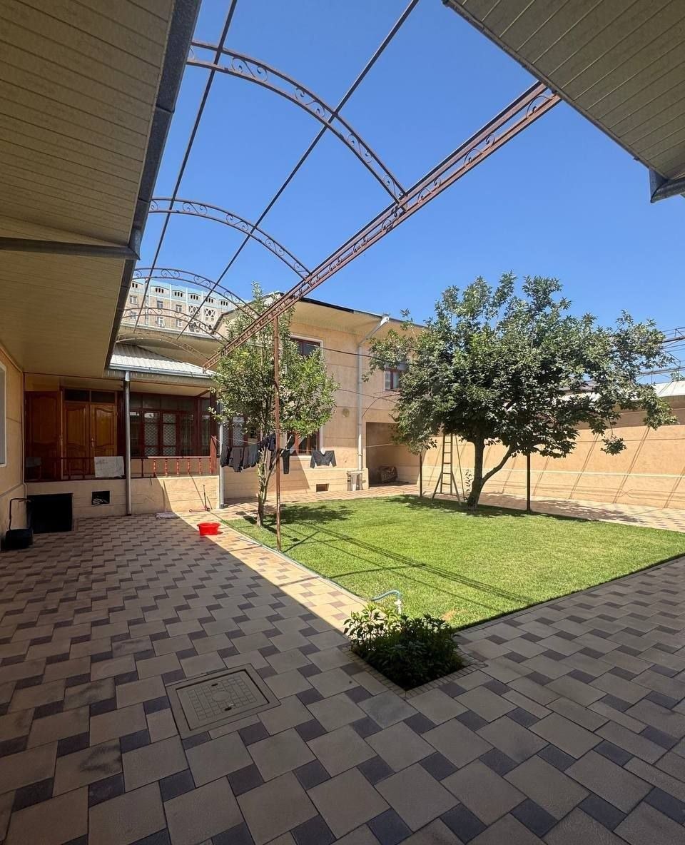 Sotiladi 8 xonali hovli, 150 m² · Yunusobod — surat 1