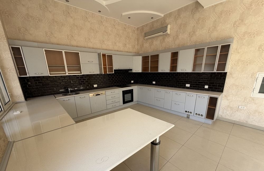 For sale 6-room house · Almazar — photo 5