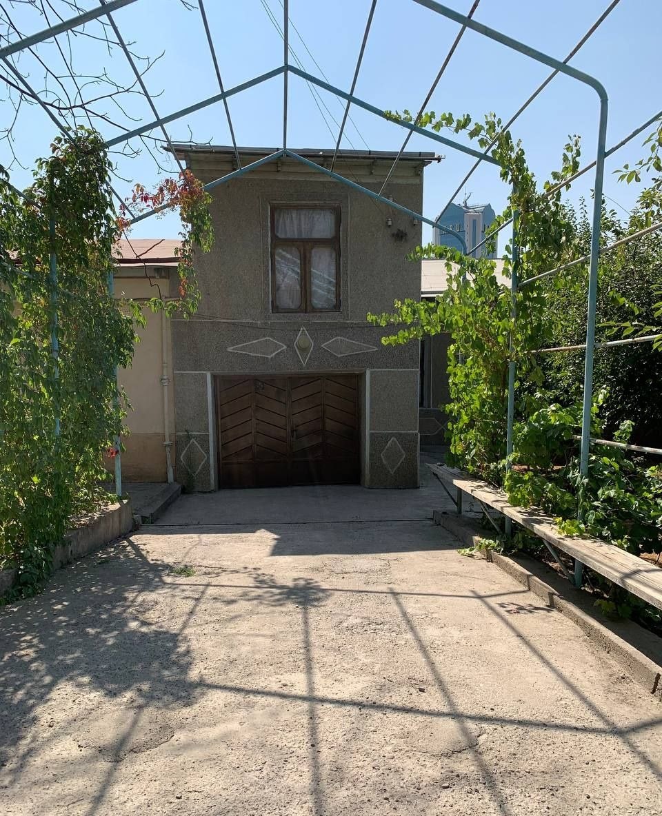 Sotiladi 6 xonali hovli, 120 m² · Yunusobod — surat 1