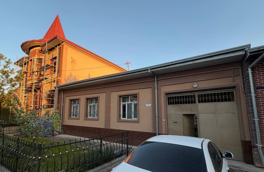 For sale 7-room house, 3.06 m² · Almazar — photo 1