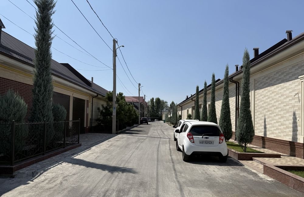 Sotiladi 8 xonali hovli, 4 m² · Yashnobod — surat 4