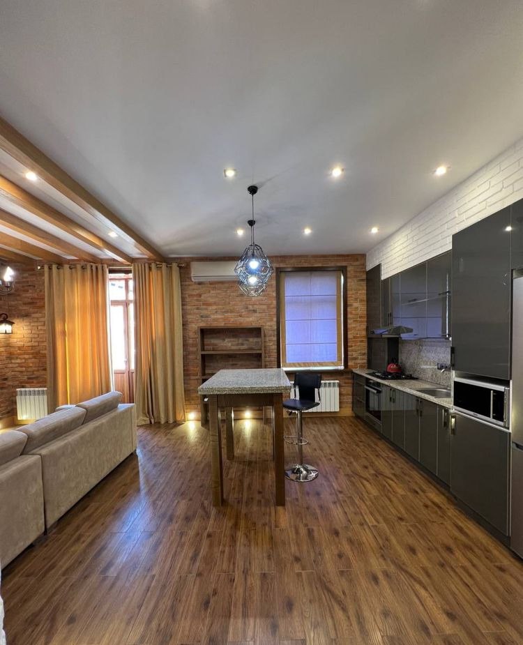 Sotiladi 2 xonali xonadon, 53 m² · Mirobod — surat 1
