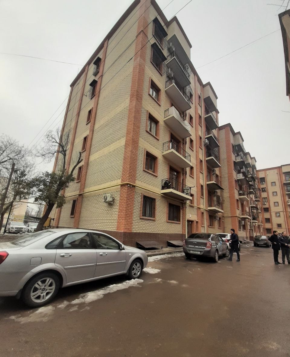 Sotiladi 3 xonali xonadon, 60 m² · Yashnobod — surat 1