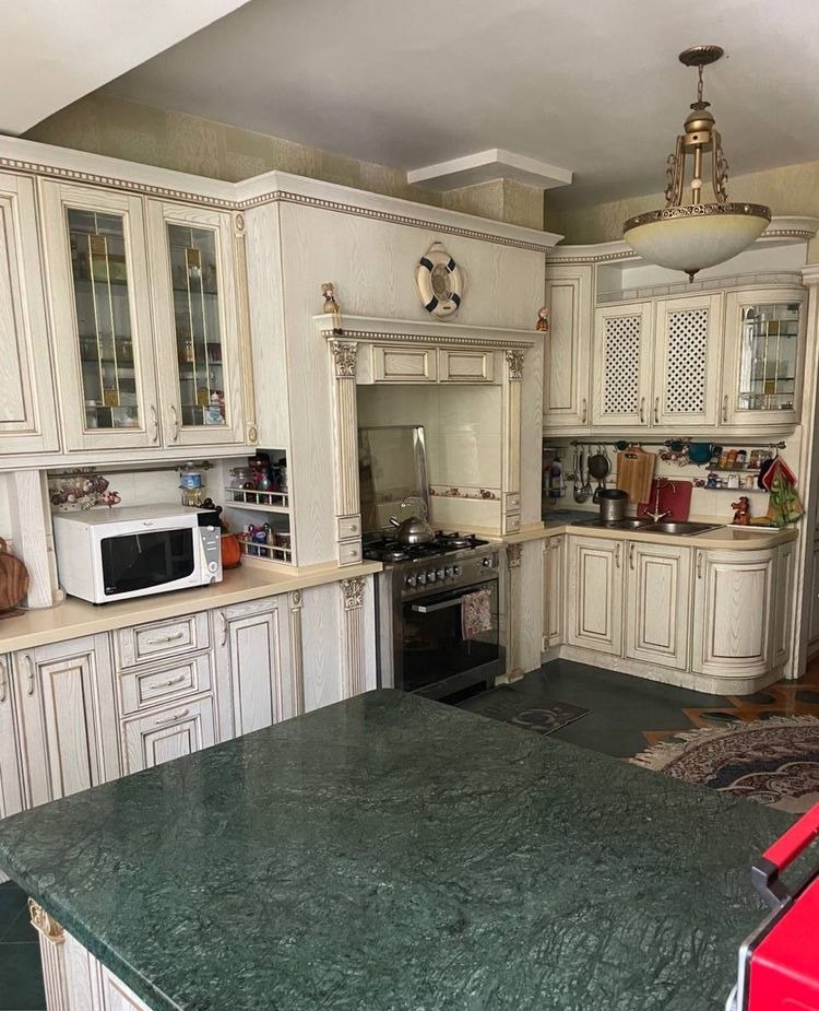 Сдаётся 4-комн. квартира, 190 м² · Мирабад — фото 1