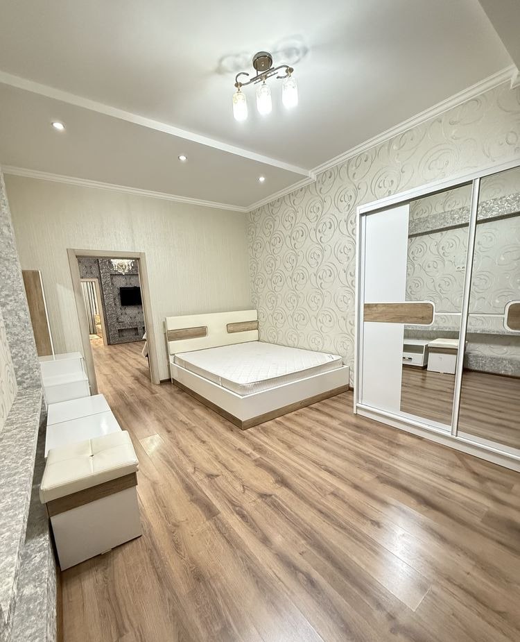 For rent 3-room apartment, 82 m² · Mirabad — photo 1