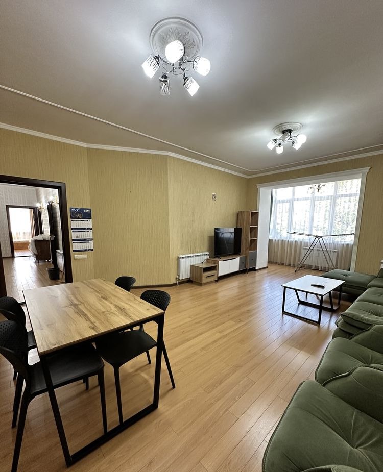 Сдаётся 4-комн. квартира, 133.36 м² · Мирабад — фото 1