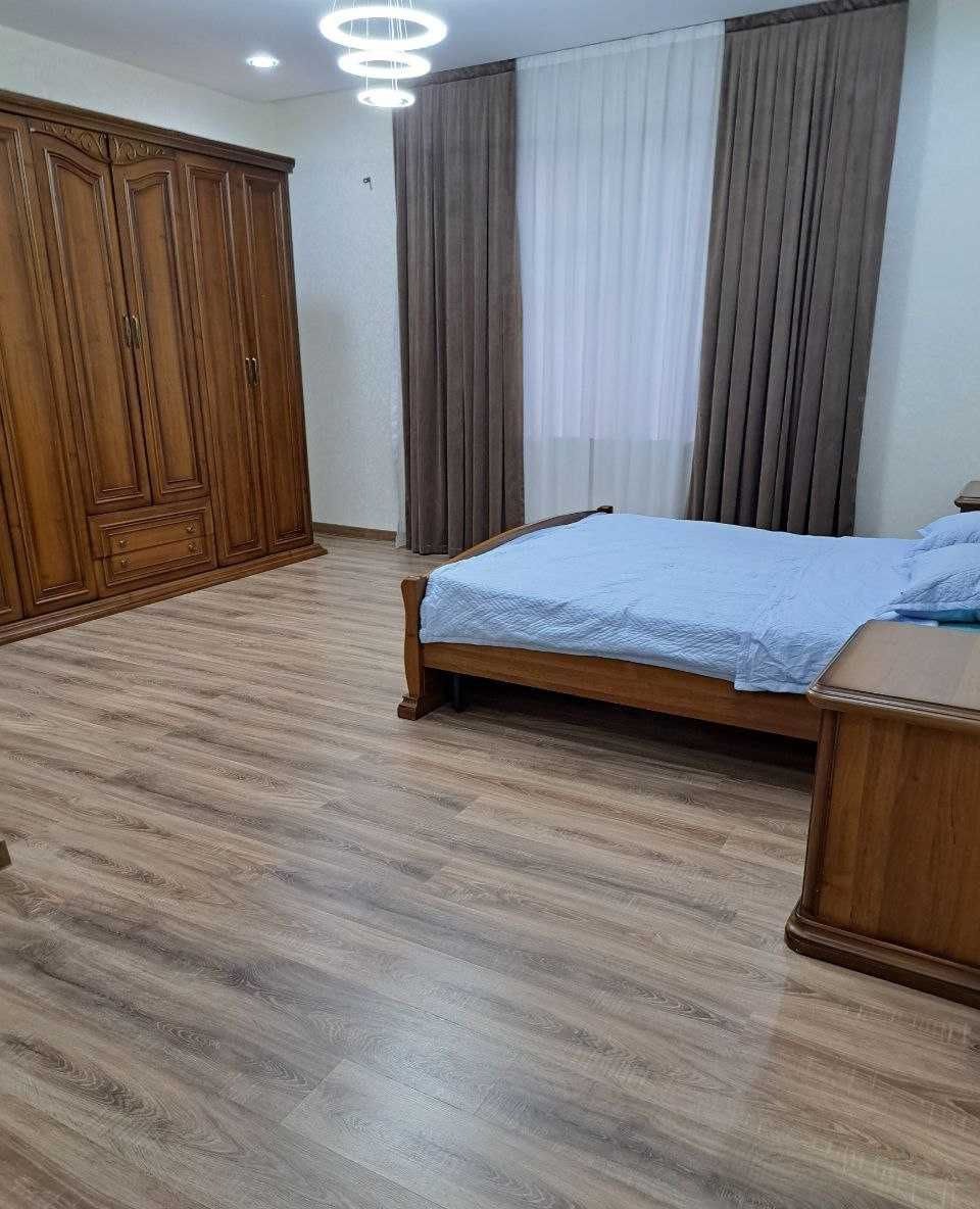 For rent 3-room apartment, 130 m² · Yashnabad — photo 1