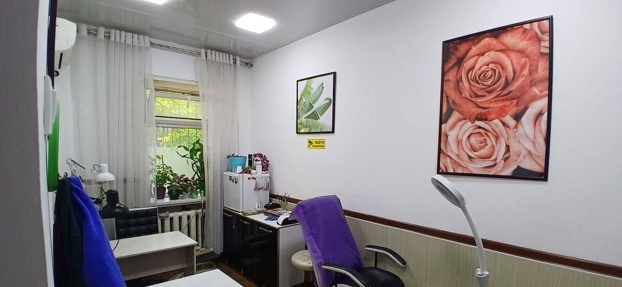 For rent commercial space, 4 m² · Mirzo-Ulugbek — photo 1