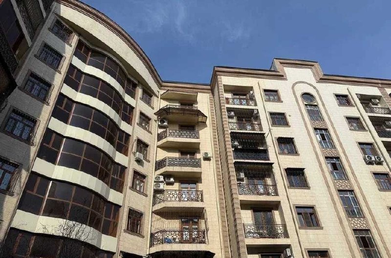 Sotiladi 6 xonali xonadon, 252 m² · Olmazor — surat 2