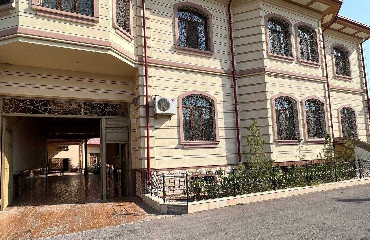 Sotiladi 12 xonali hovli, 1 m² · Mirzo Ulug‘bek — surat 2
