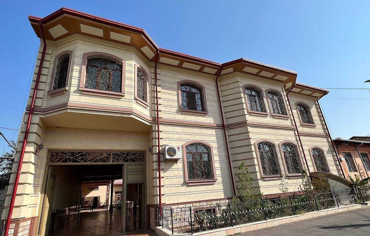Sotiladi 12 xonali hovli, 1 m² · Mirzo Ulug‘bek — surat 1