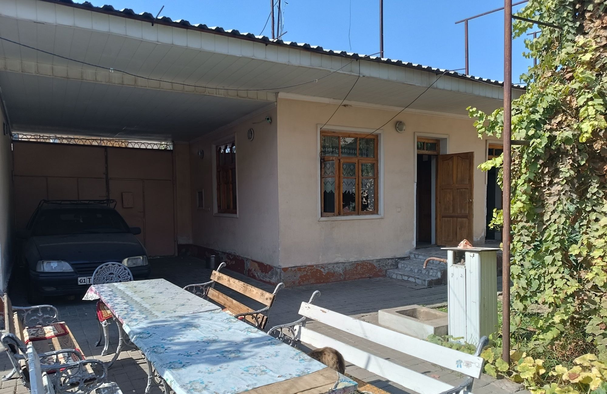 Sotiladi 8 xonali hovli, 300 m² · Yashnobod — surat 2