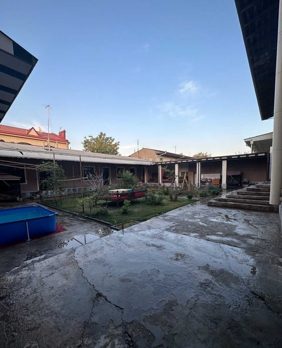 Sotiladi 10 xonali hovli, 450 m² · Chilonzor — surat 1