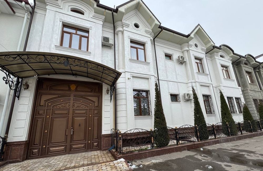 Продаётся 8-комн. дом · Учтепа — фото 1
