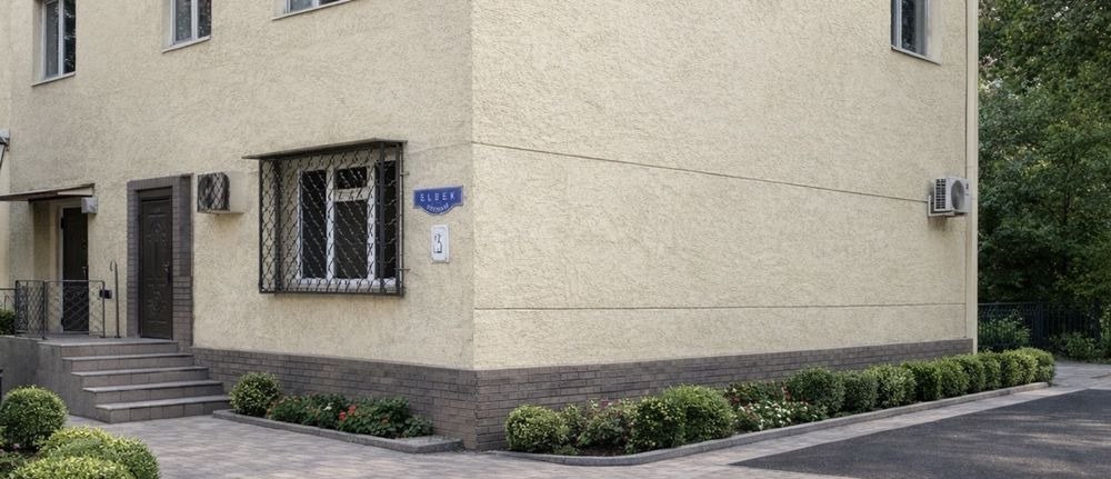 Sotiladi tijorat binosi, 70 m² · Mirobod — surat 1