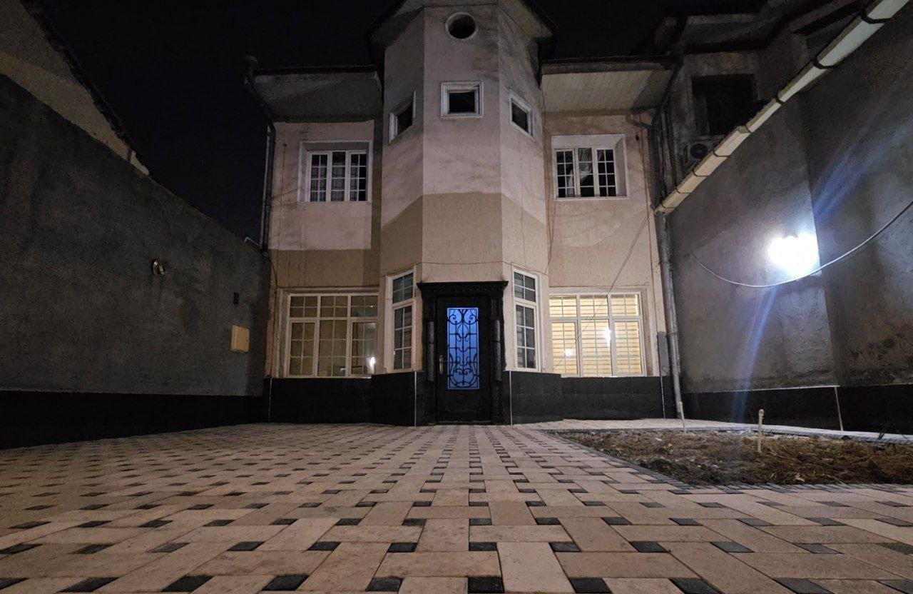 Sotiladi tijorat binosi, 220 m² · Yakkasaroy — surat 7