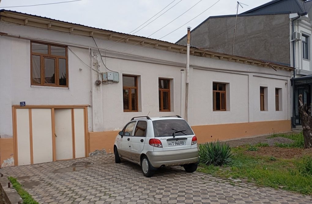 Sotiladi 9 xonali hovli, 600 m² · Uchtepa — surat 2