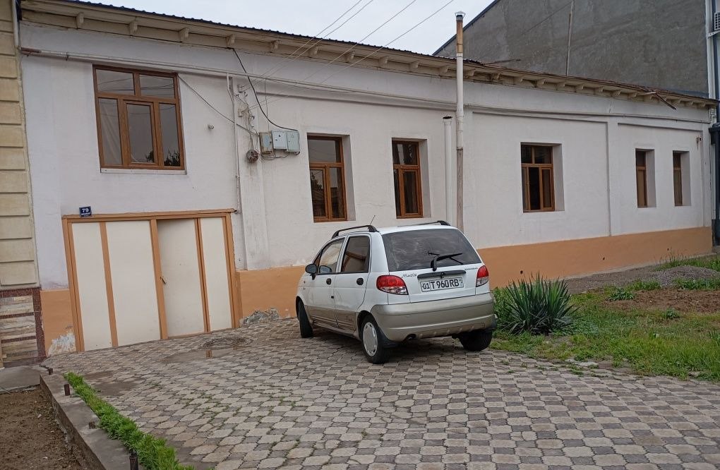 Sotiladi 9 xonali hovli, 600 m² · Uchtepa — surat 1