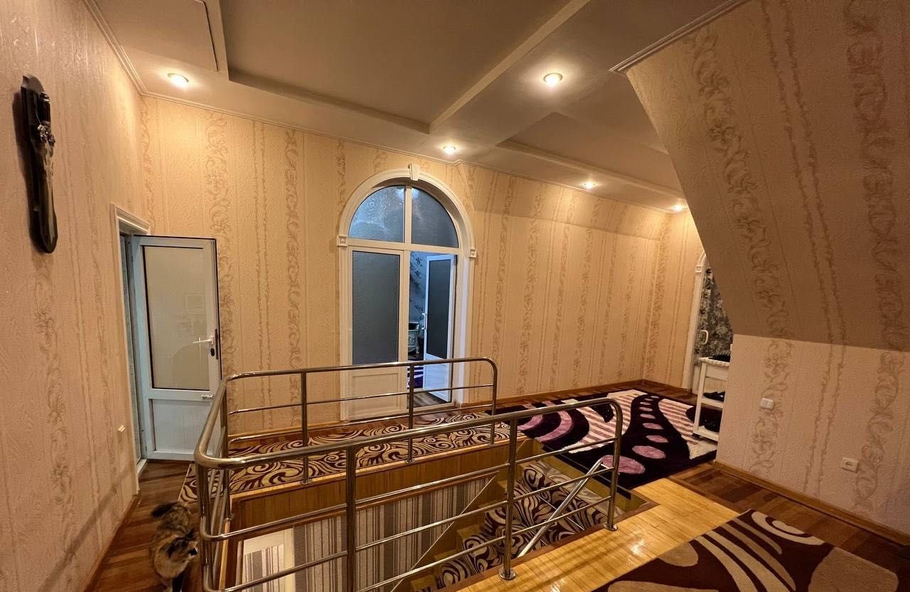 Sotiladi 8 xonali hovli, 340 m² · Mirzo Ulug‘bek — surat 2