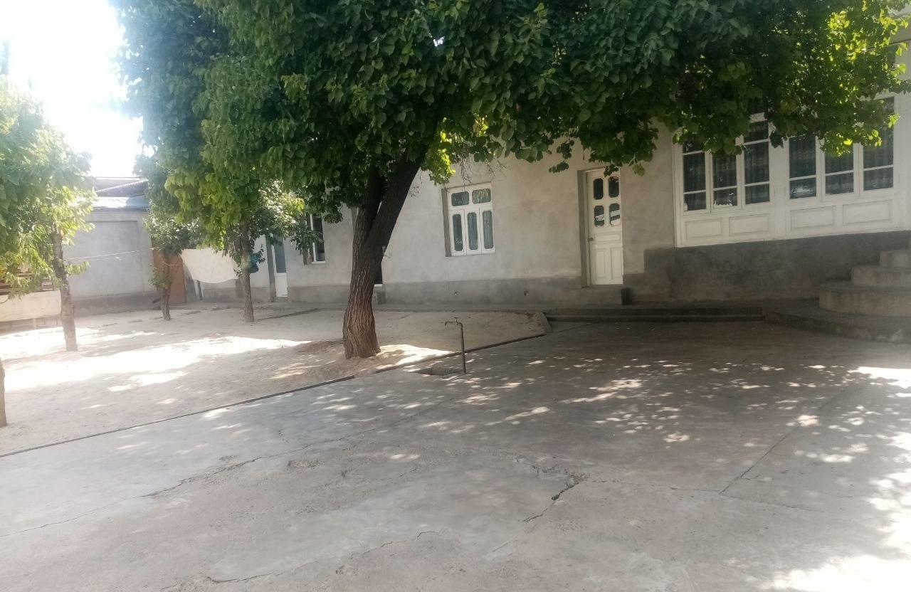 Sotiladi 7 xonali hovli, 46 m² · Uchtepa — surat 1