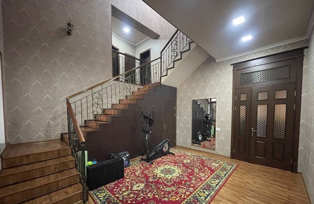 Sotiladi 7 xonali hovli · Mirzo Ulug‘bek — surat 3