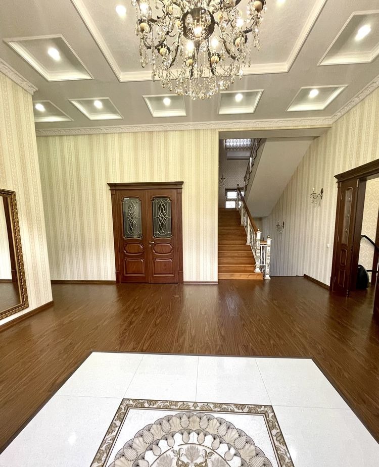 Sotiladi 7 xonali hovli, 600 m² · Yashnobod — surat 2