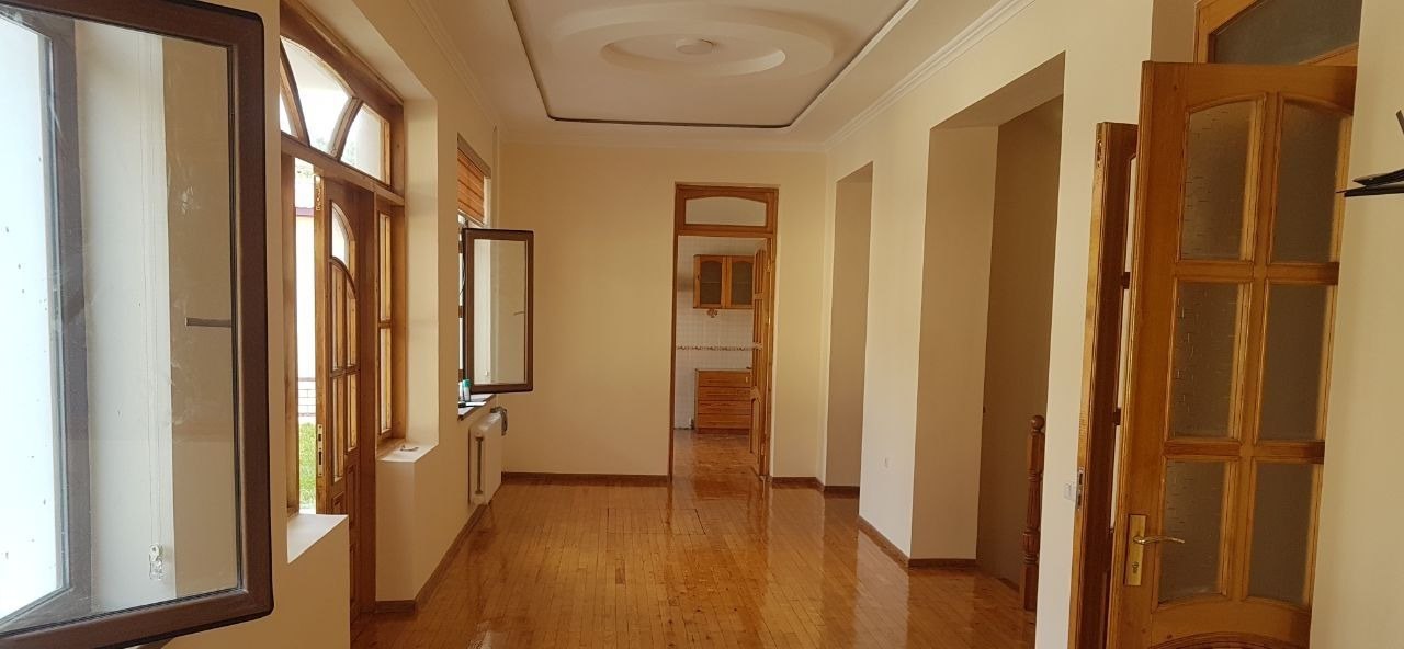For sale 8-room house · Mirzo-Ulugbek — photo 1
