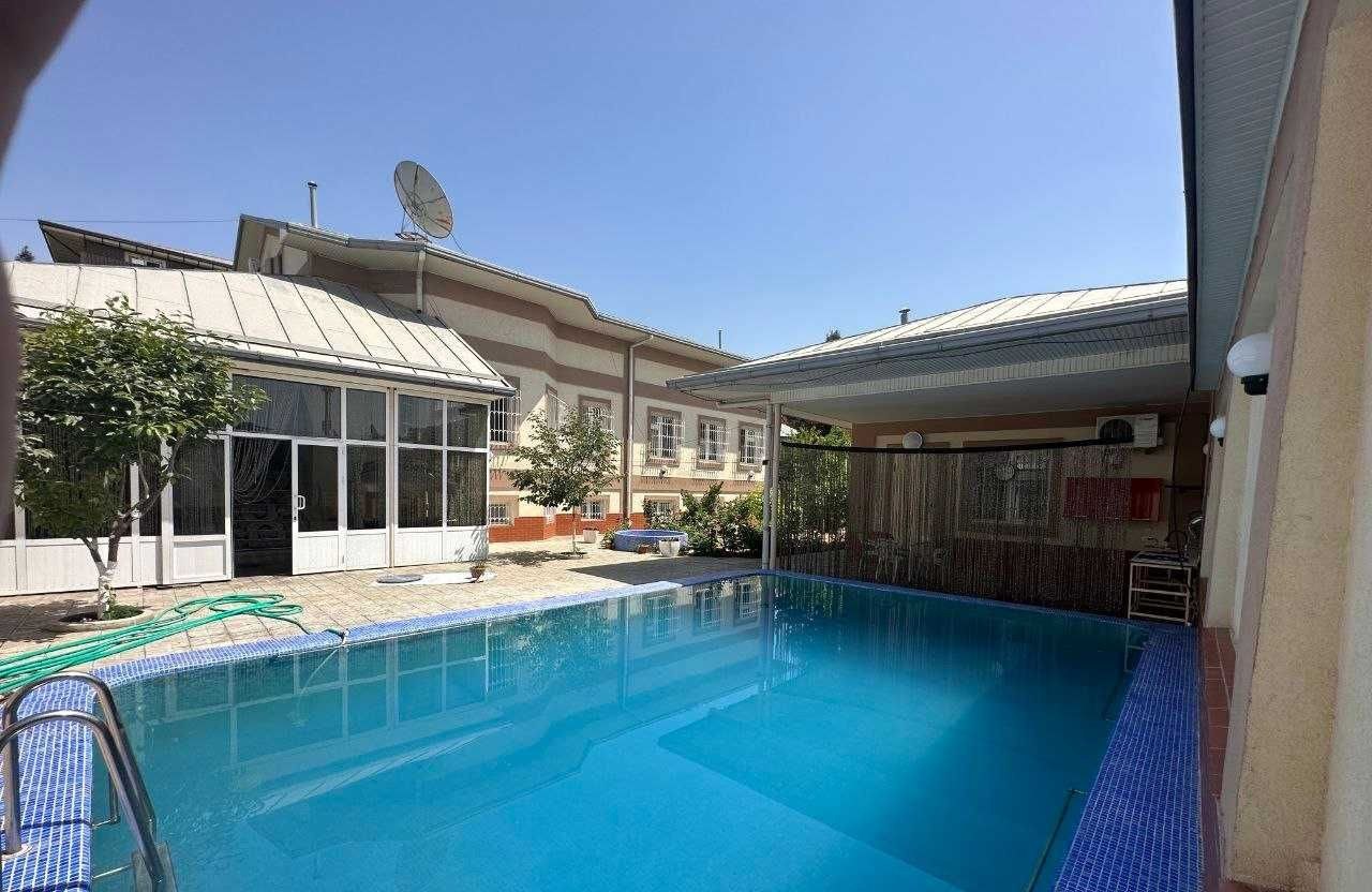 Sotiladi 6 xonali hovli, 200 m² · Mirzo Ulug‘bek — surat 1