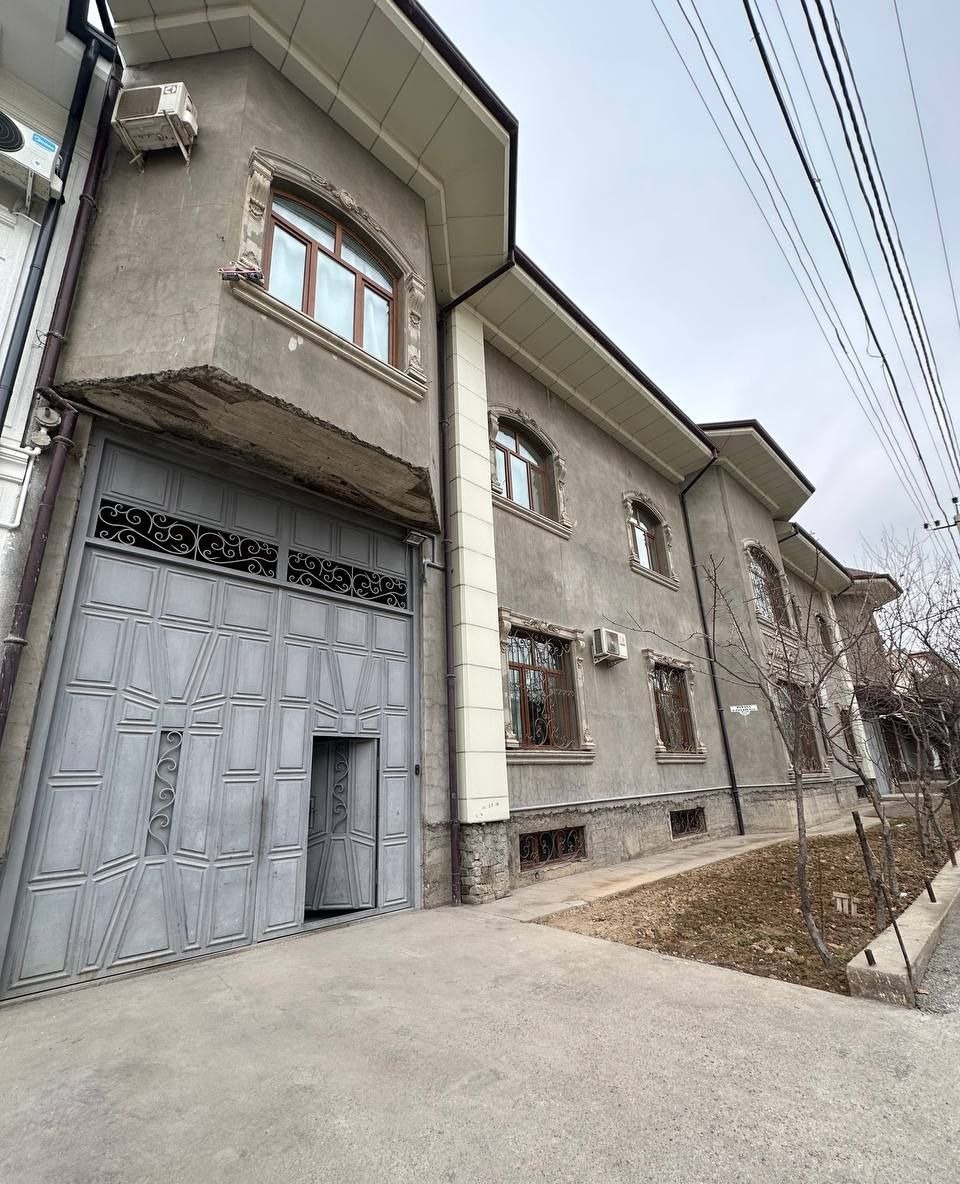 For sale 11-room house · Yunusabad — photo 1