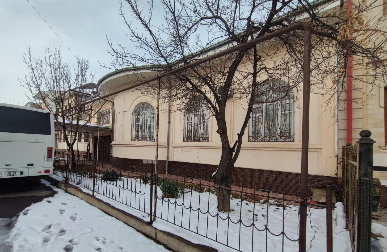 For sale 8-room house · Almazar — photo 1
