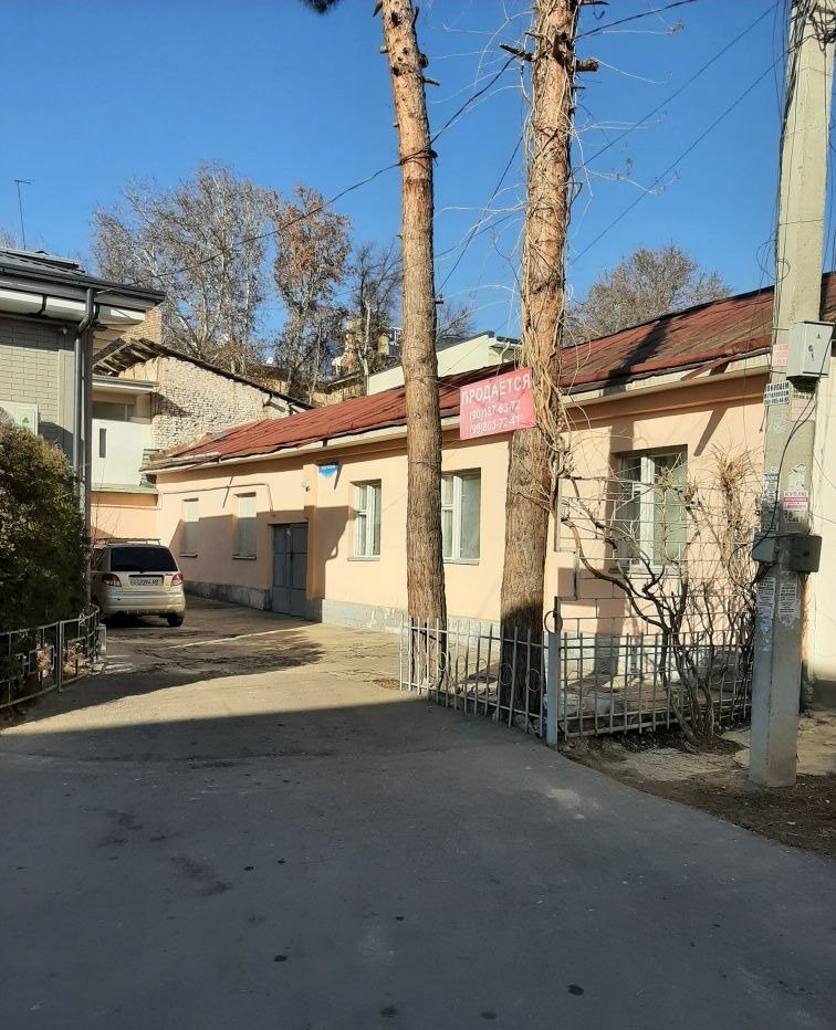 For sale 8-room house · Yunusabad — photo 1