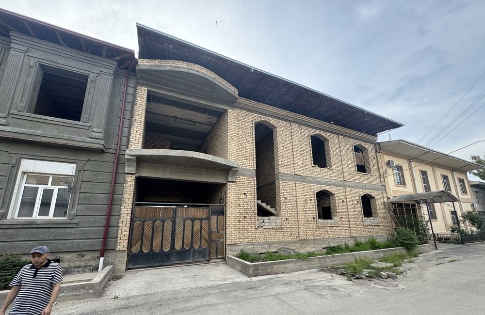 For sale 12-room house, 6 m² · Almazar — photo 1