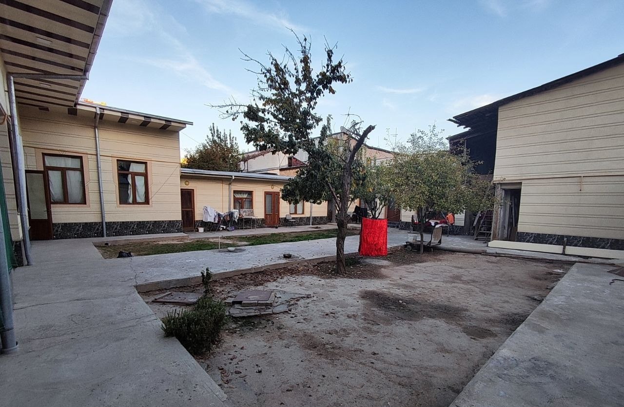 Sotiladi 9 xonali hovli, 176.2 m² · Yakkasaroy — surat 4