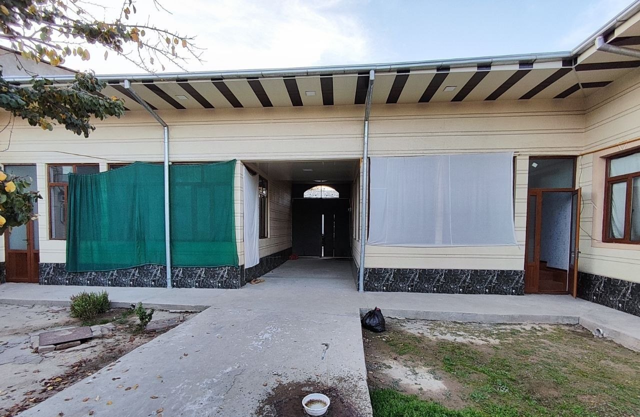 Sotiladi 9 xonali hovli, 176.2 m² · Yakkasaroy — surat 1