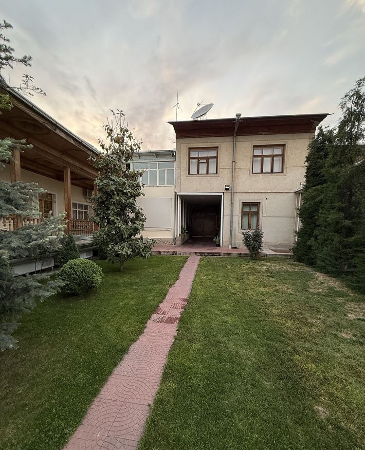 Sotiladi 10 xonali hovli, 1 m² · Mirzo Ulug‘bek — surat 4