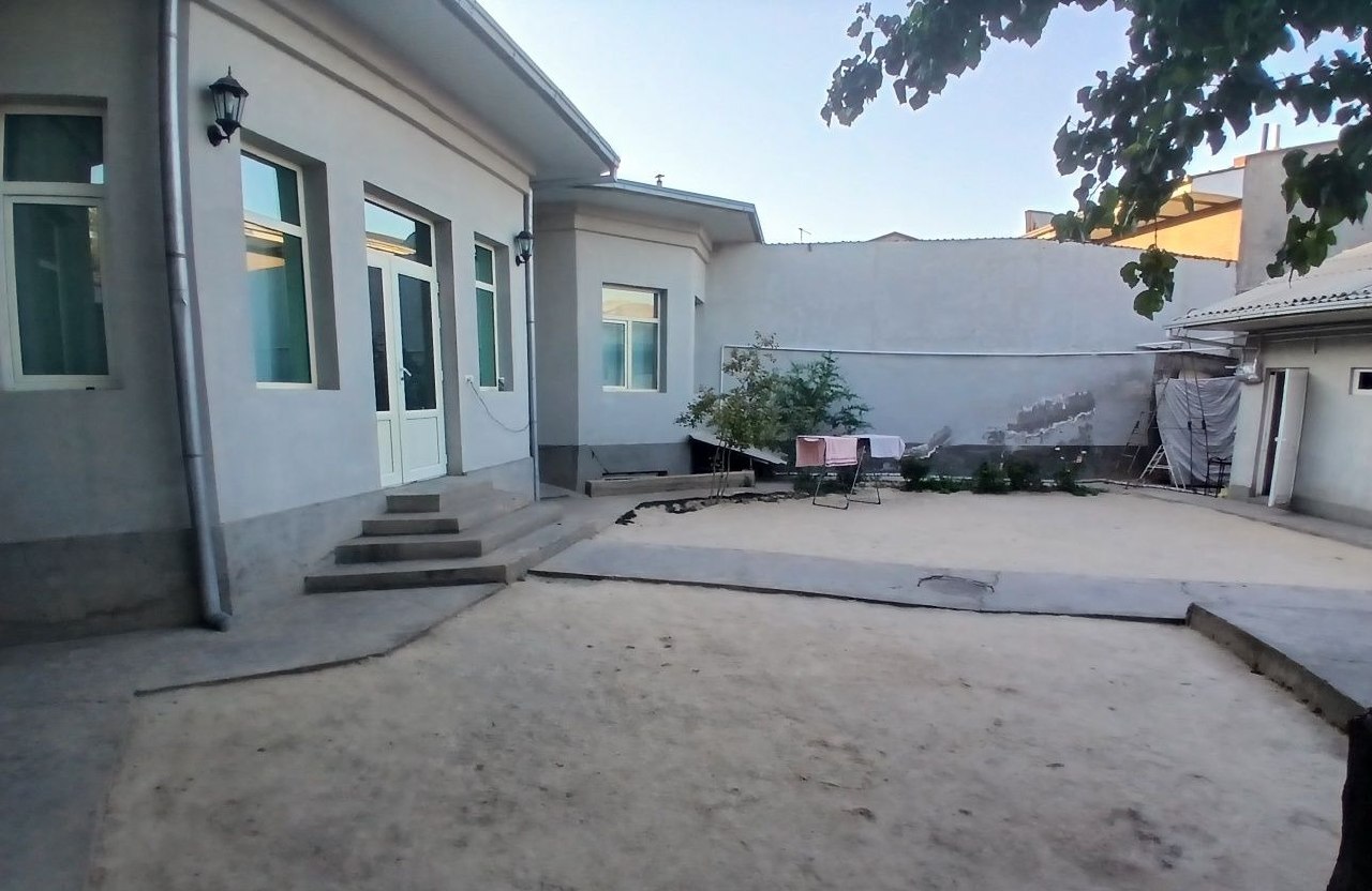 For sale 8-room house · Shaykhantakhur — photo 1