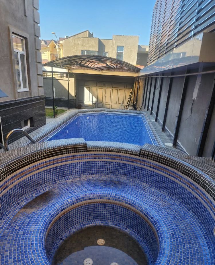 Sotiladi 8 xonali hovli, 750 m² · Mirzo Ulug‘bek — surat 2