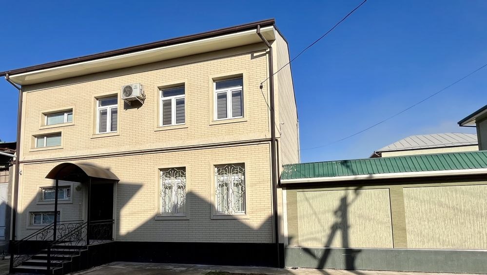 For sale 5-room house, 250 m² · Yunusabad — photo 1